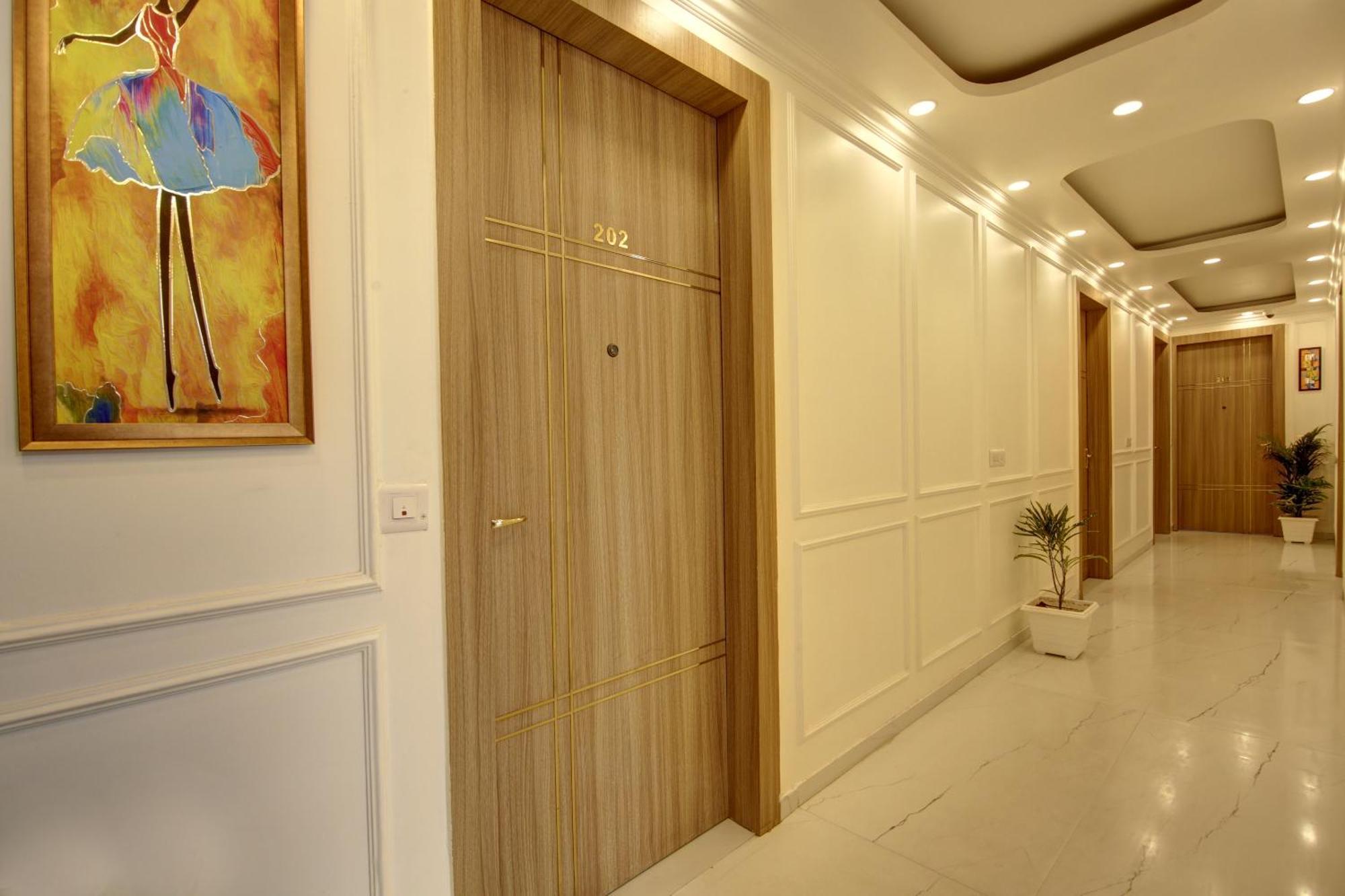 Anandam Club House Aparthotel Gurgaon Exterior photo