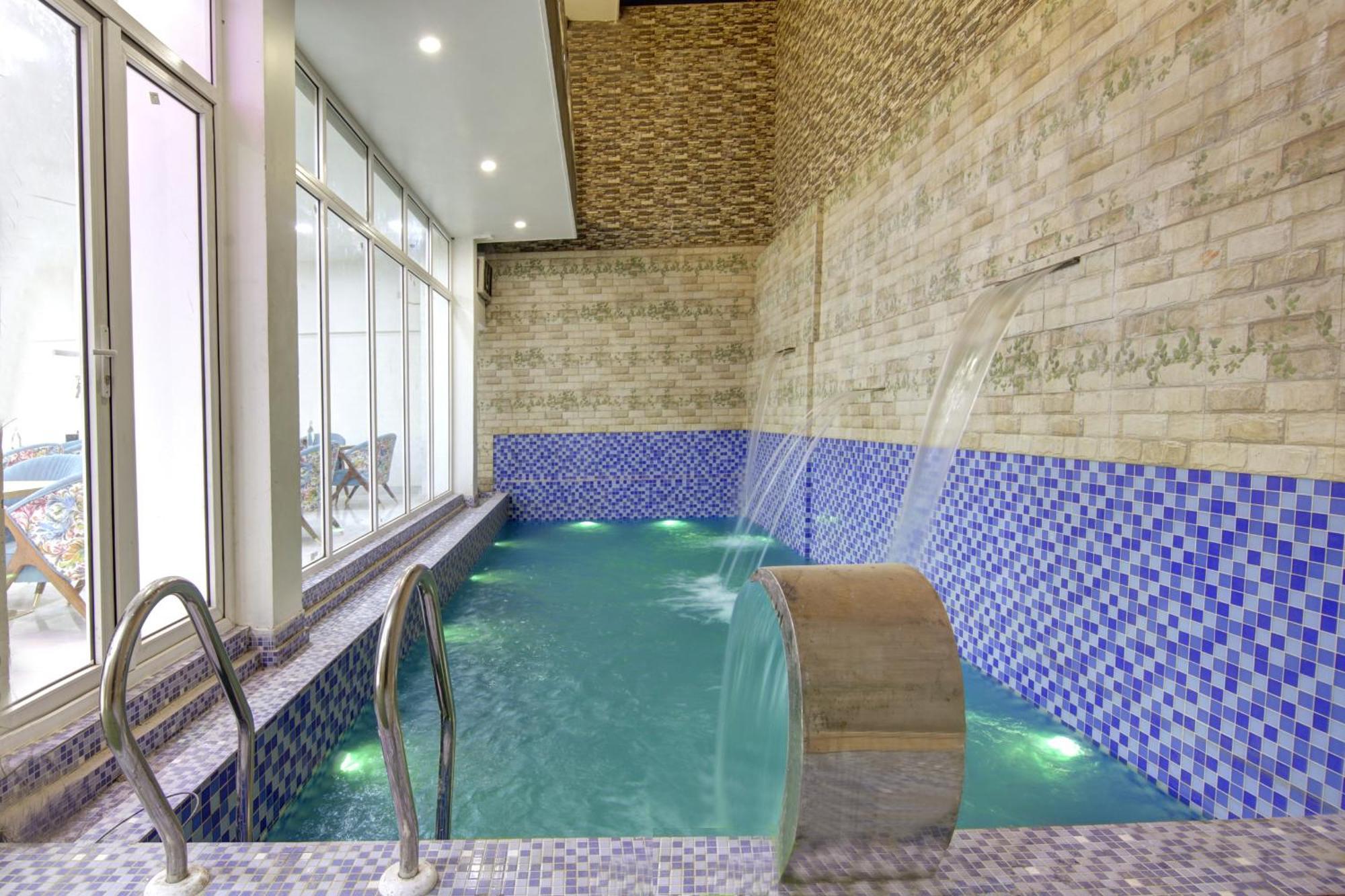 Anandam Club House Aparthotel Gurgaon Exterior photo